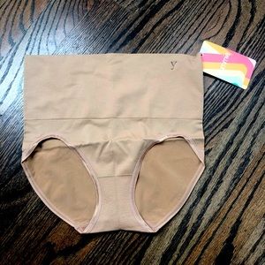 Yummie Ultralight Seamless Brief Almond S/M